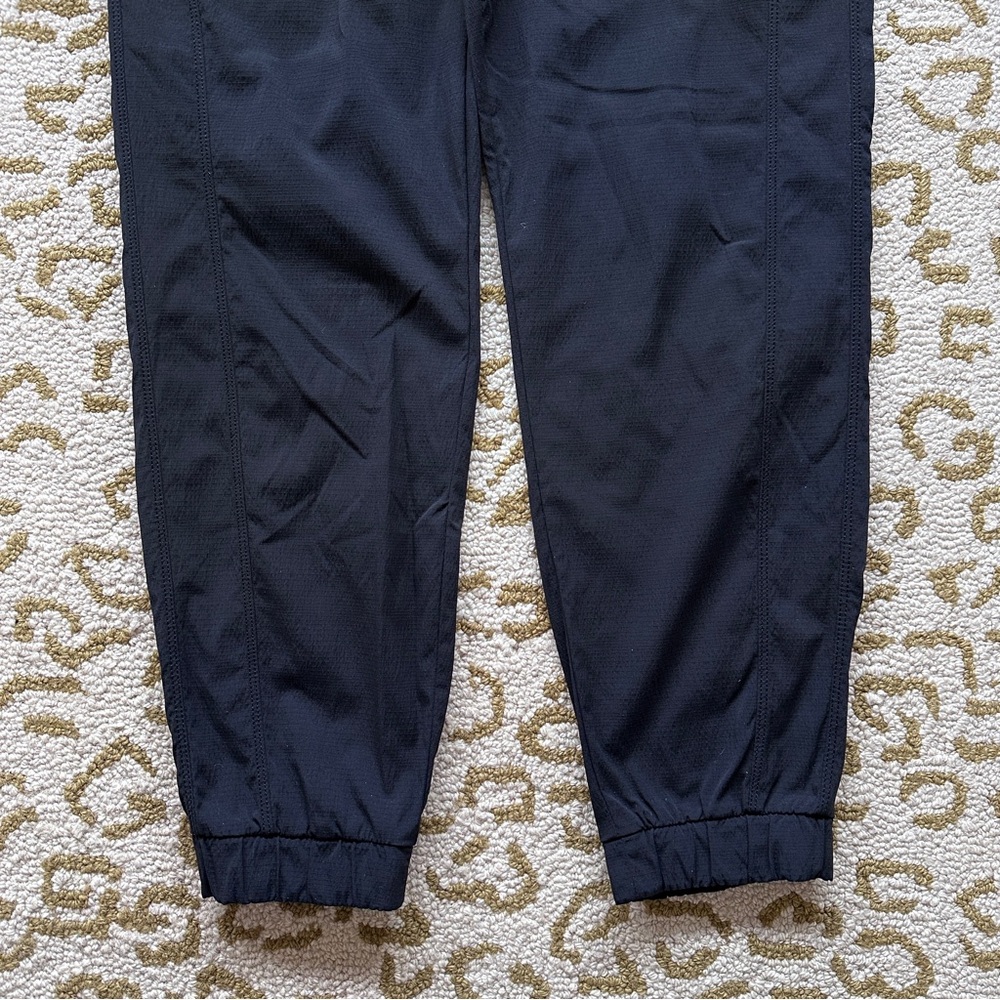 Athleta Trekkie Jogger 2.0, Black, 4 Petite - Picture 4 of 9
